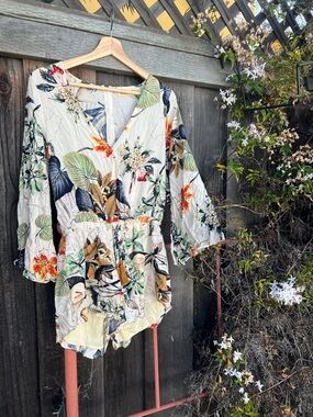 Reverse Cream Floral V-Neck Long Sleeve Romper